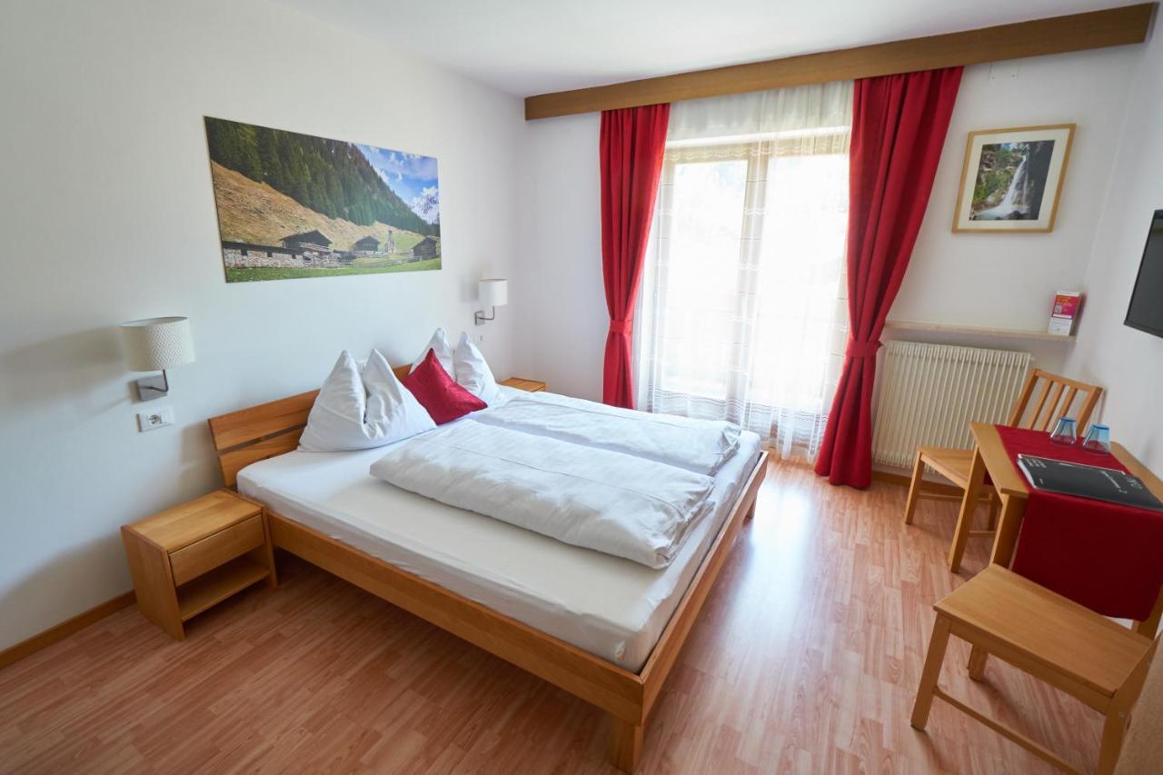 Privatpension Bergkristall San Martino In Passiria  Bagian luar foto