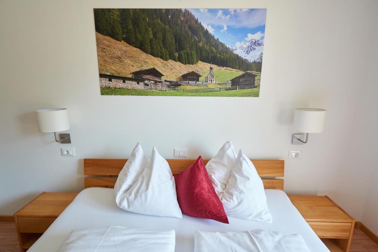 Privatpension Bergkristall San Martino In Passiria  Bagian luar foto