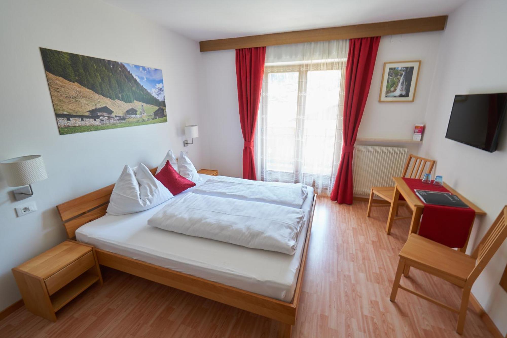 Privatpension Bergkristall San Martino In Passiria  Ruang foto
